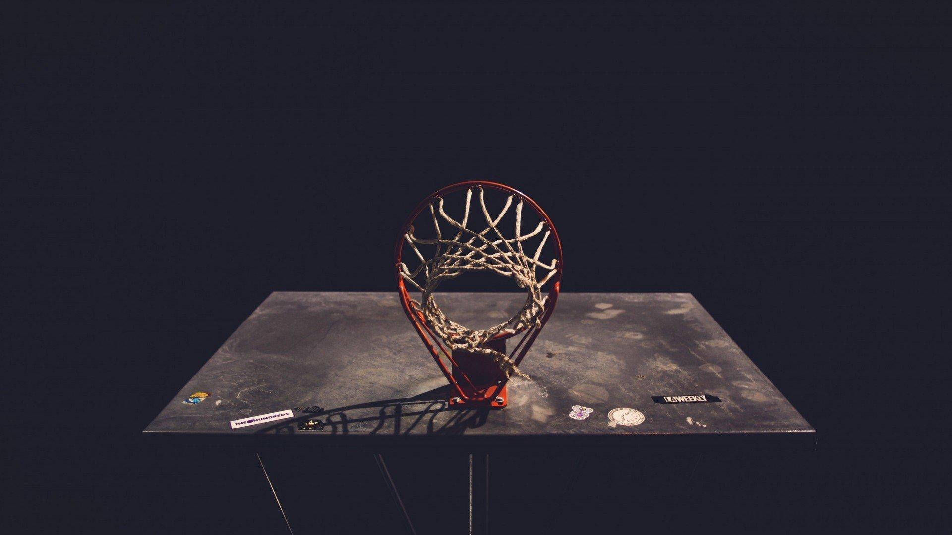 姆巴佩帽子戏法助巴黎圣日耳曼大胜里昂，法甲争冠悬念再起